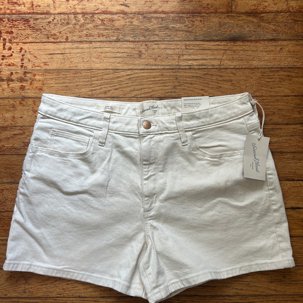 Universal Thread Women's Cream Jean Shorts